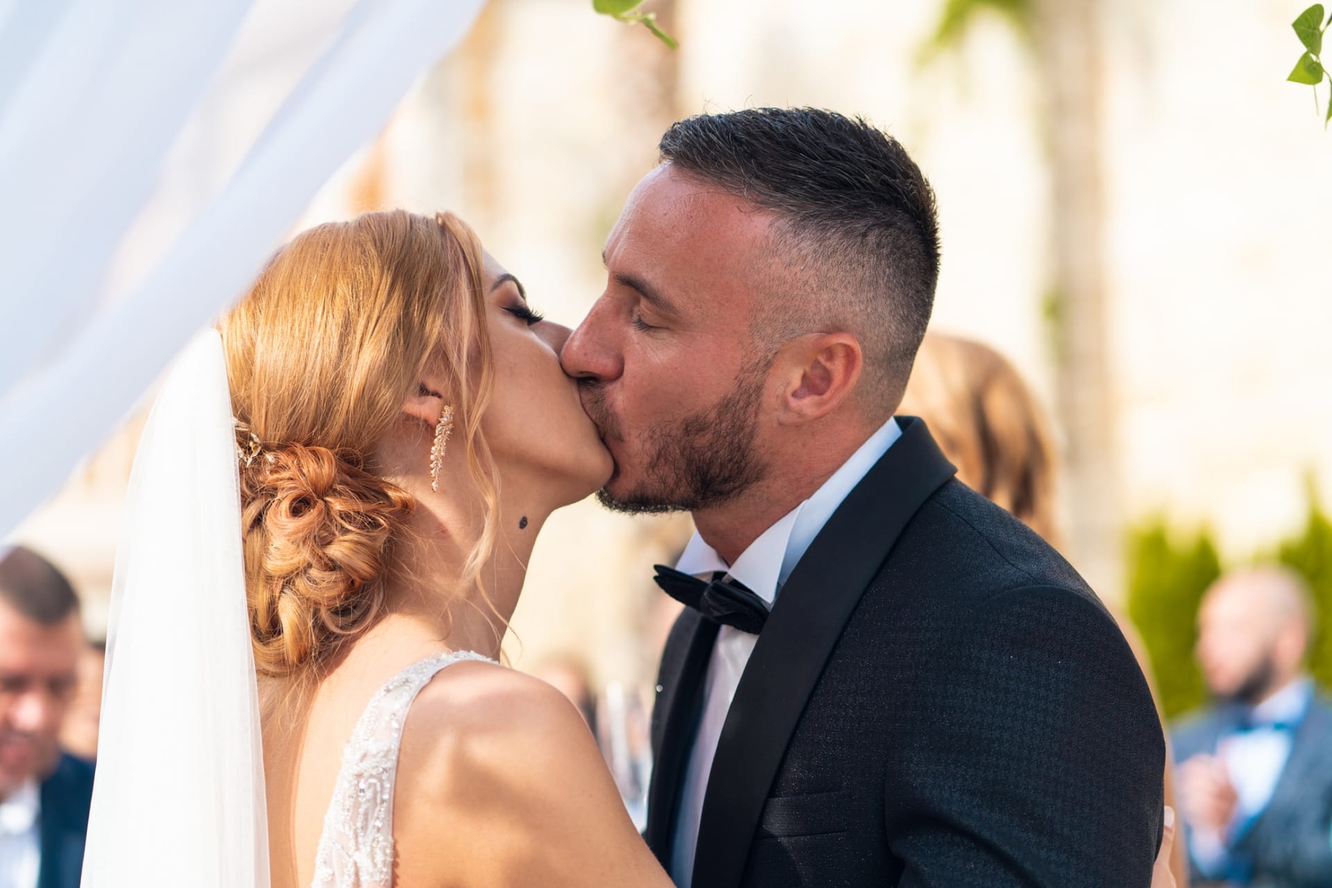 IVAN & RENI — IVAN & RENI